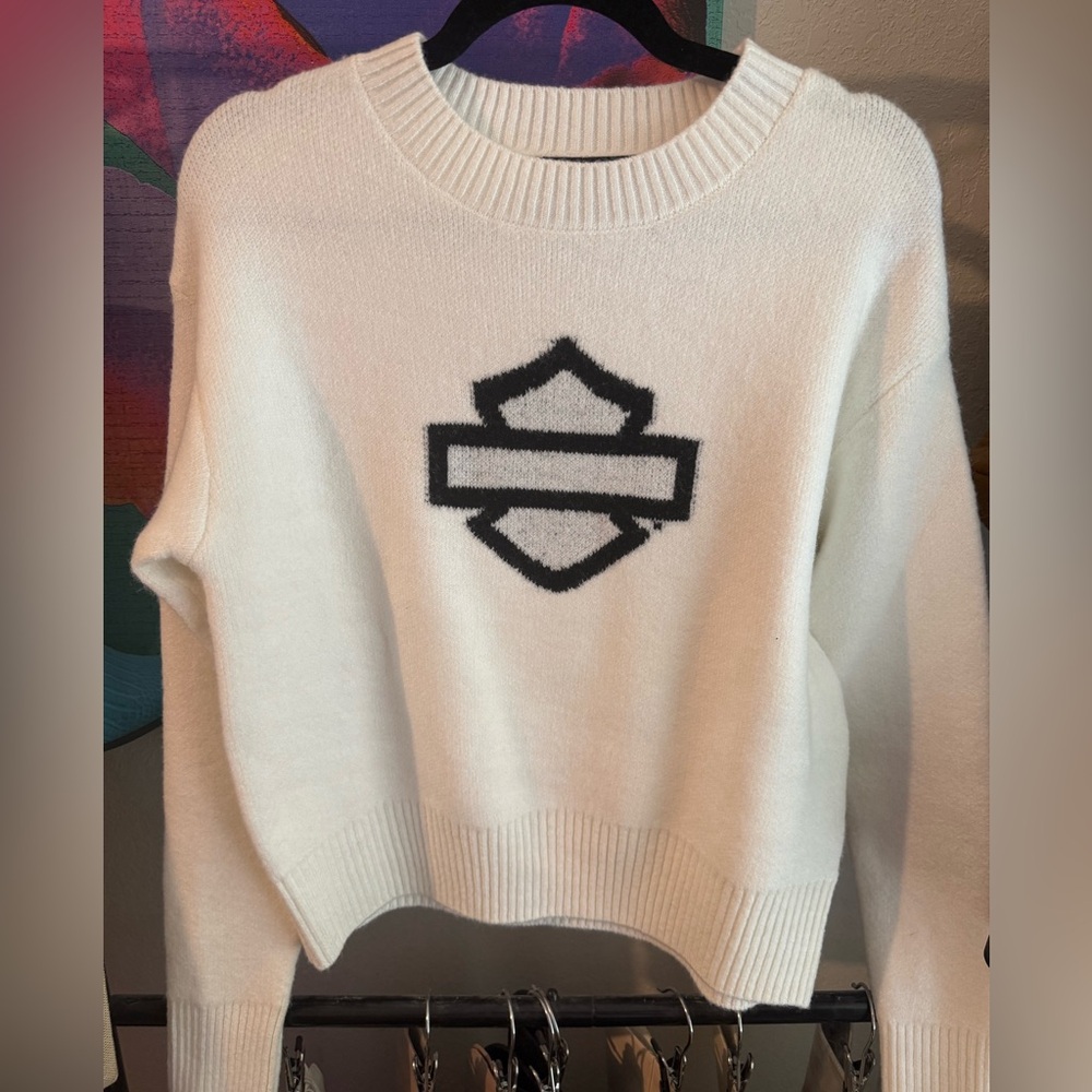 Harley-Davidson White Sweater with Black Emblem